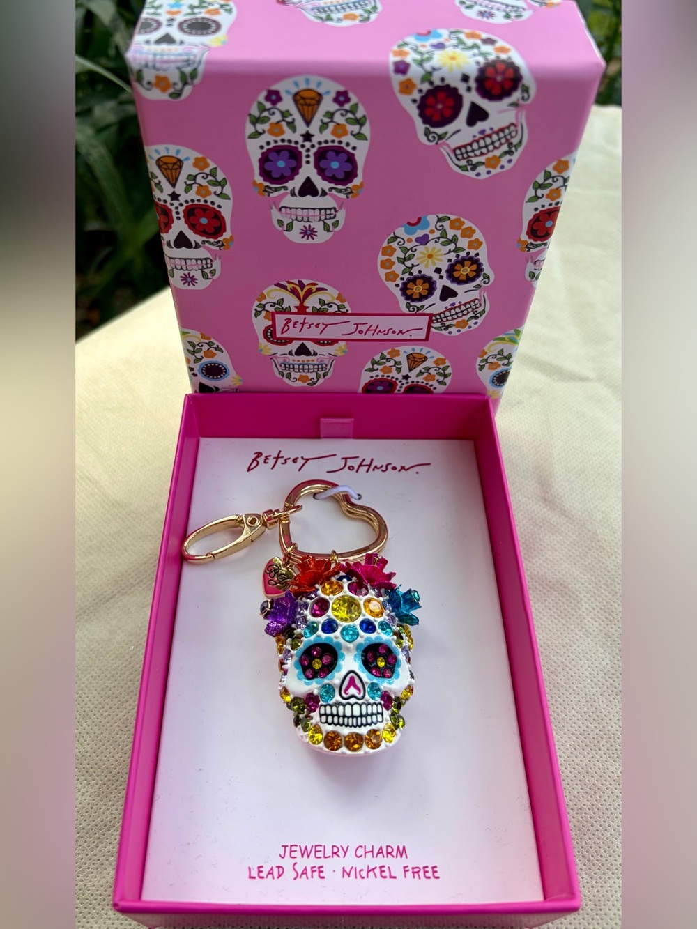 NIB BETSEY JOHNSON Multicolor Rhinestone Sugar Skull Keychain and/or Bag Charm - Picture 3 of 6